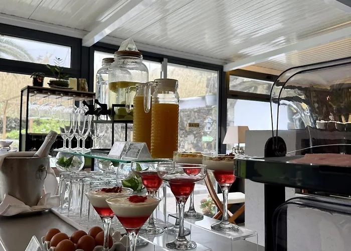 Casa Caloura Ocean Deluxe & Bed & Breakfast