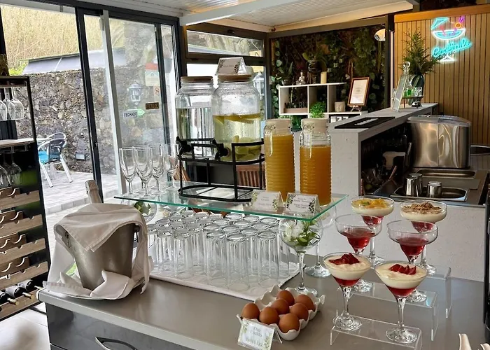 Bed & Breakfast Casa Caloura Ocean Deluxe & 3*