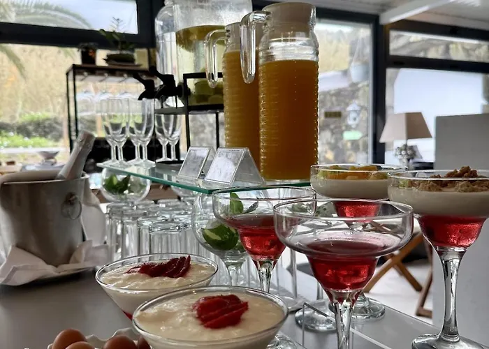 Casa Caloura Ocean Deluxe & Bed & Breakfast