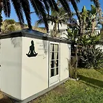 Bed & Breakfast Casa Caloura Ocean Deluxe &