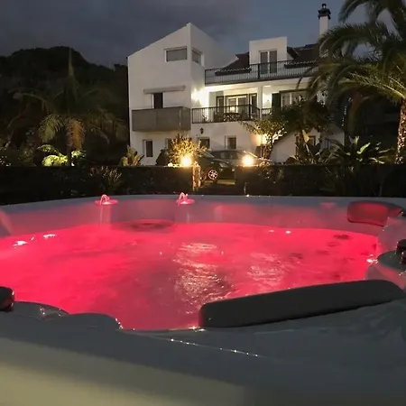 Bed & Breakfast Casa Caloura Ocean Deluxe &
