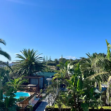 Bed & Breakfast Casa Caloura Ocean Deluxe & *