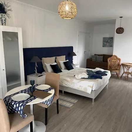 Casa Caloura Ocean Deluxe & לינה וארוחת בוקר לאגואה