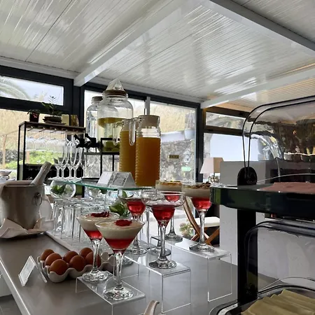 Casa Caloura Ocean Deluxe & Bed & Breakfast