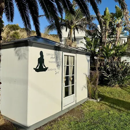 Bed & Breakfast Casa Caloura Ocean Deluxe &