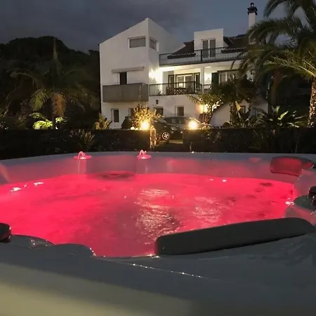 Casa Caloura Ocean Deluxe & Lagoa (Azores)