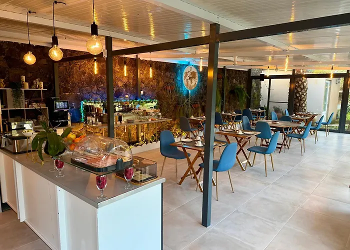 Casa Caloura Ocean Deluxe &